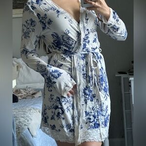 Vintage Victoria’s Secret floral robe with lace detailing